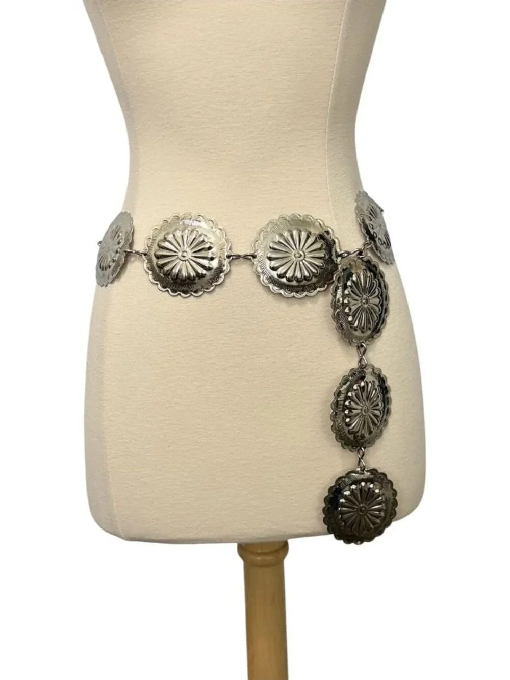 Women's Silver-Toned Concho Chain Belt Adjustable Southwestern Boho Western EUC